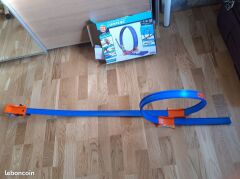 Play Tive Döngü Yapan Arabalar (Loop to Loop Lopping)