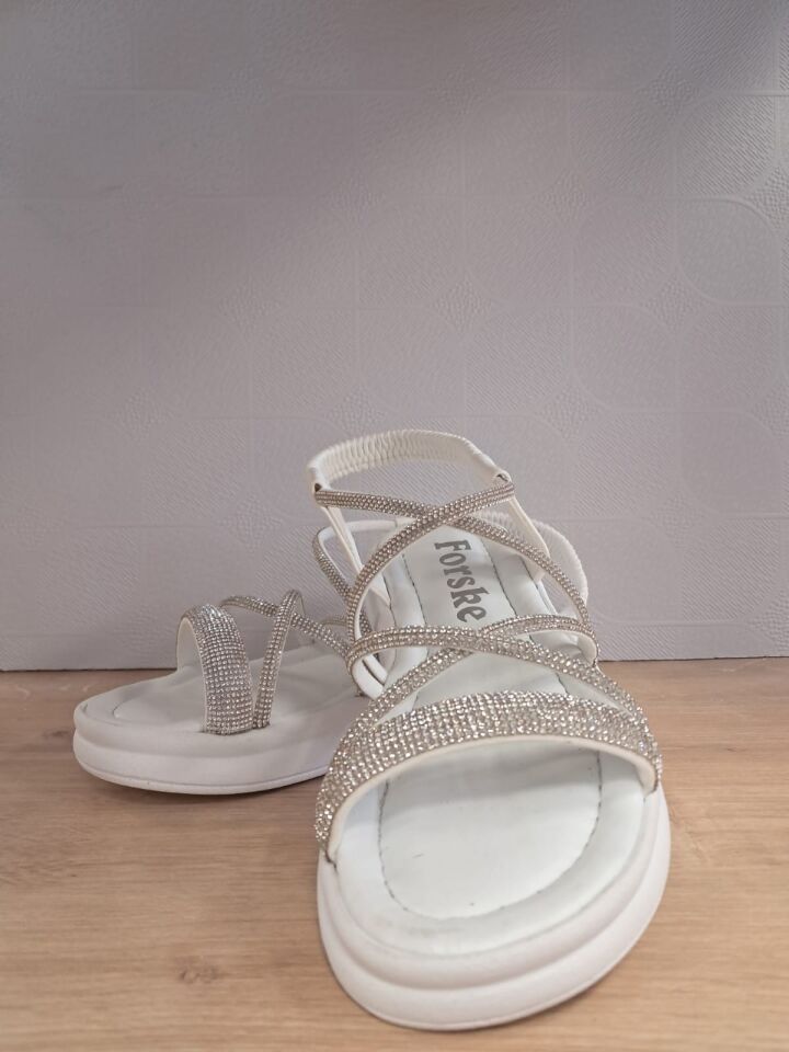 Kadın Lastikli ve Taşlı Yüksek Taban Sandalet