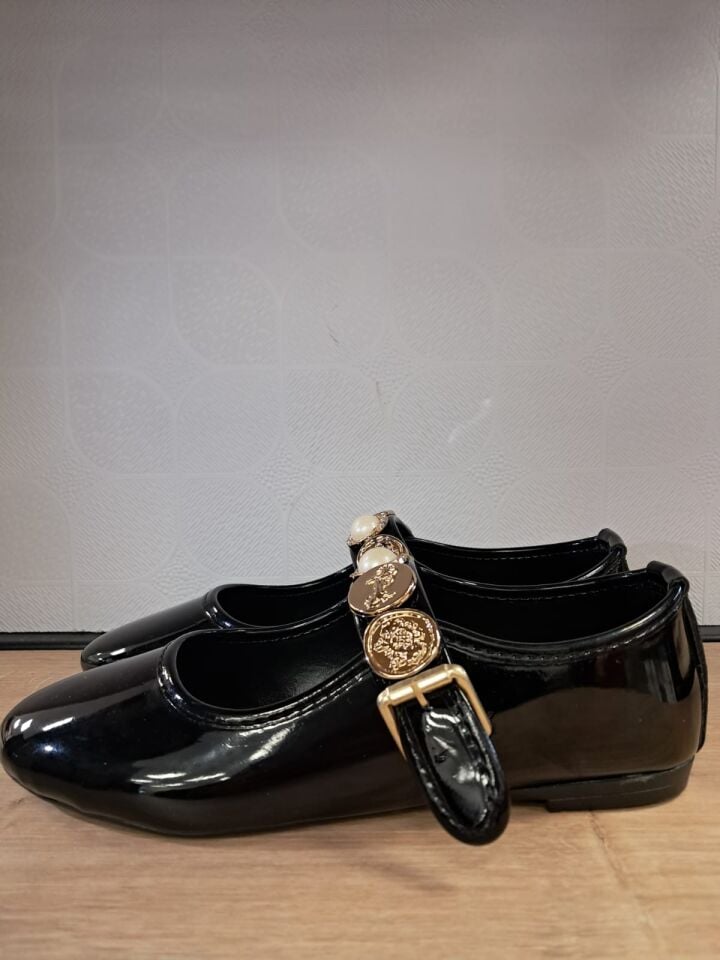 Kadın Broş Detaylı Deri Ayakkabı (Shoes)