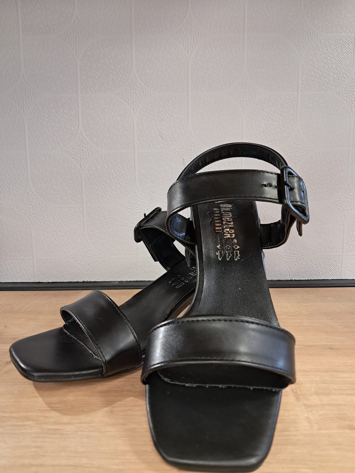 Kadın Tek Bantlı Kalın Topuklu Klasik Ayakkabı