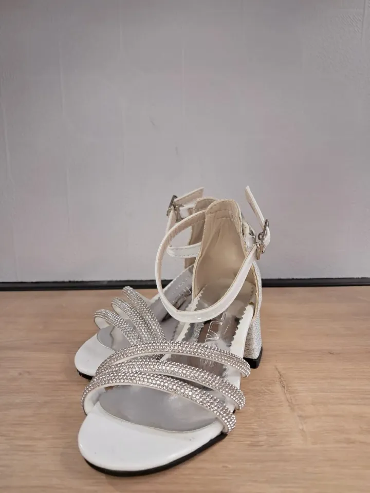 Kız Çocuk Üç Bantlı Taşlı Topuklu Ayakkabı