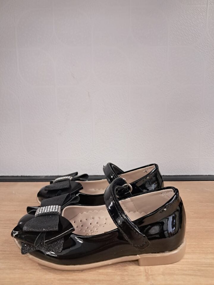 Kız Çocuk Fiyonk Detaylı Siyah Rugan Babet