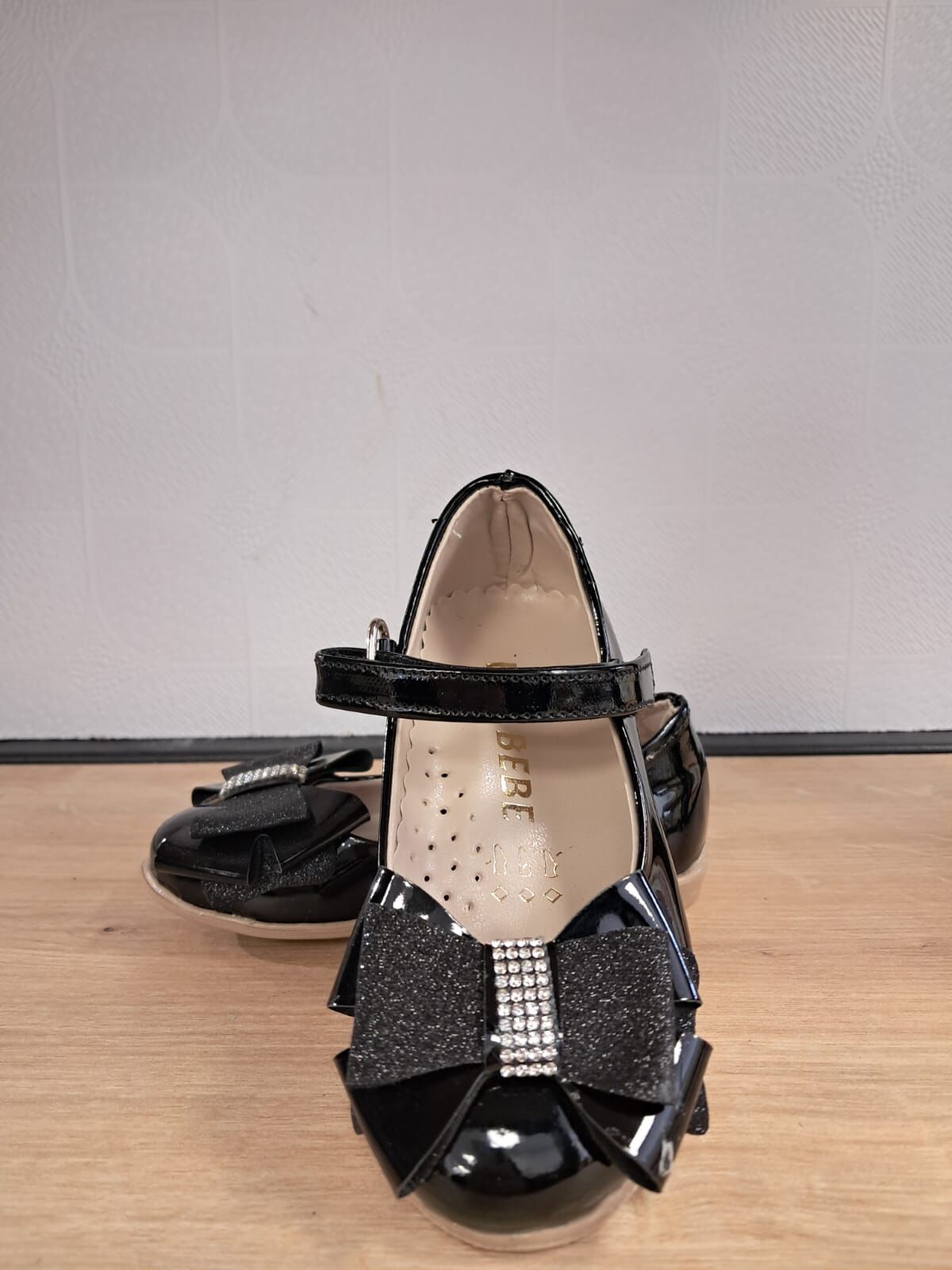 Kız Çocuk Fiyonk Detaylı Siyah Rugan Babet