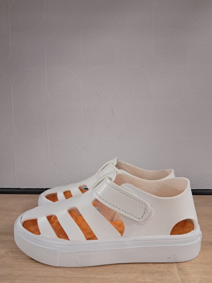 Çocuk Unisex Cırtlı Beyaz Sandalet